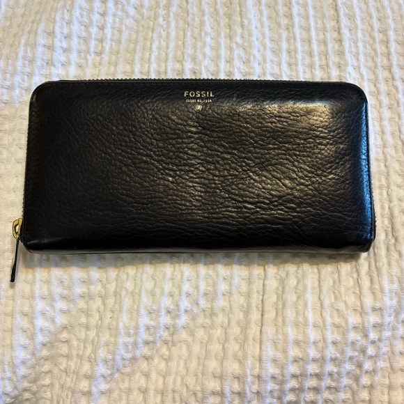 Fossil Sydney Black Leather Zip Wallet - Picture 1 of 10